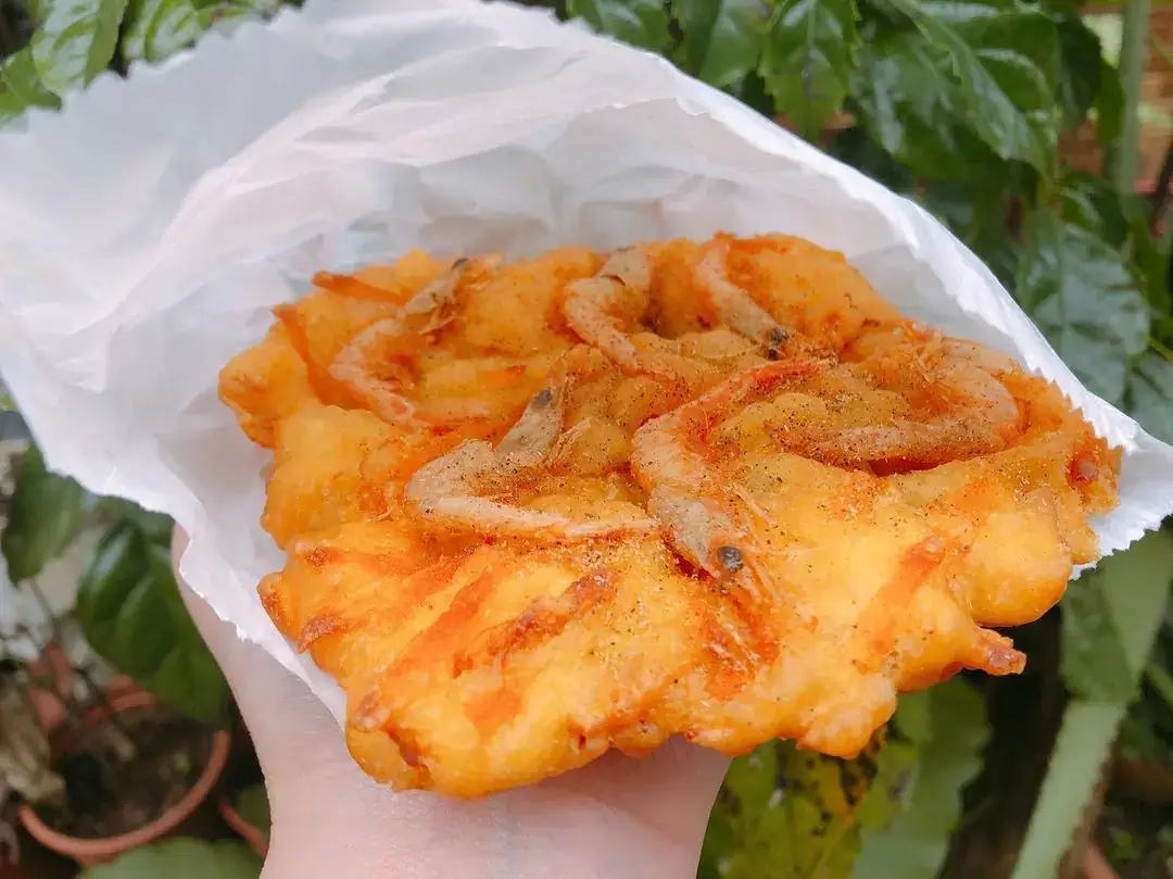銅板價美食 古早味兩相好高麗菜包