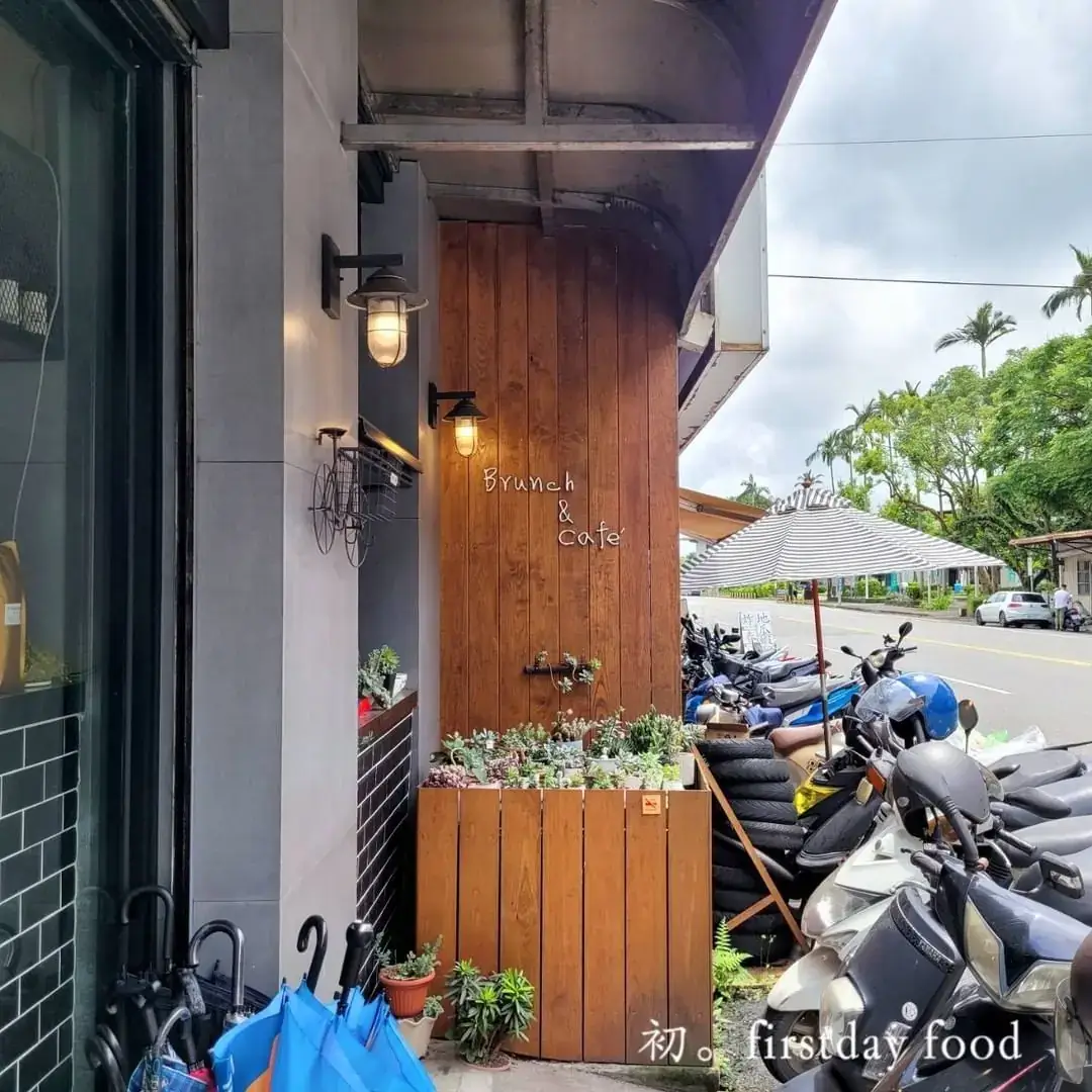 初firstday food 早午餐 超卡哇伊拉花咖啡